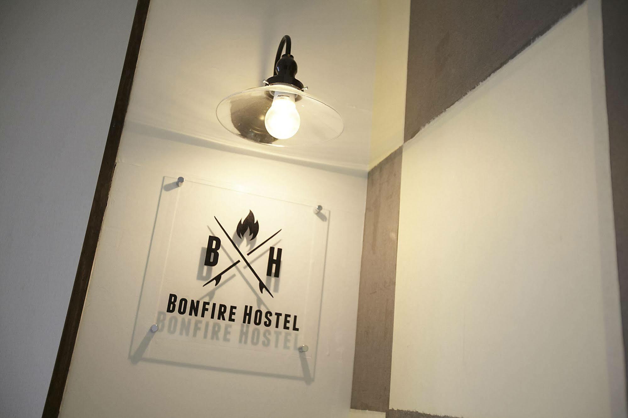Bonfire Hostel Осака Екстериор снимка